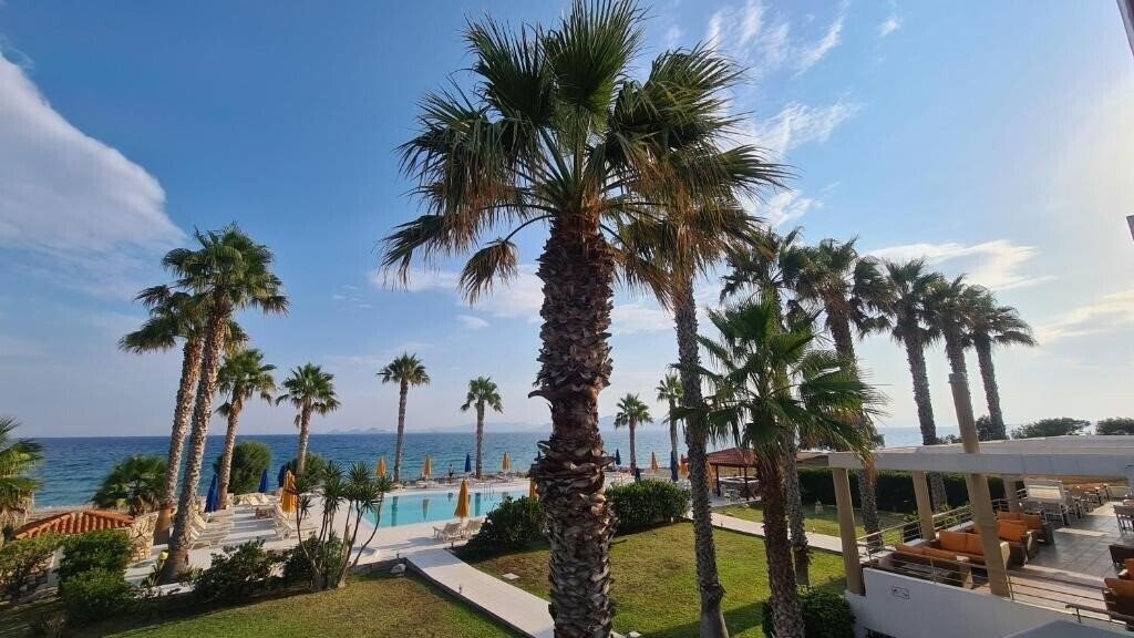 Отель Irina Beach 3*