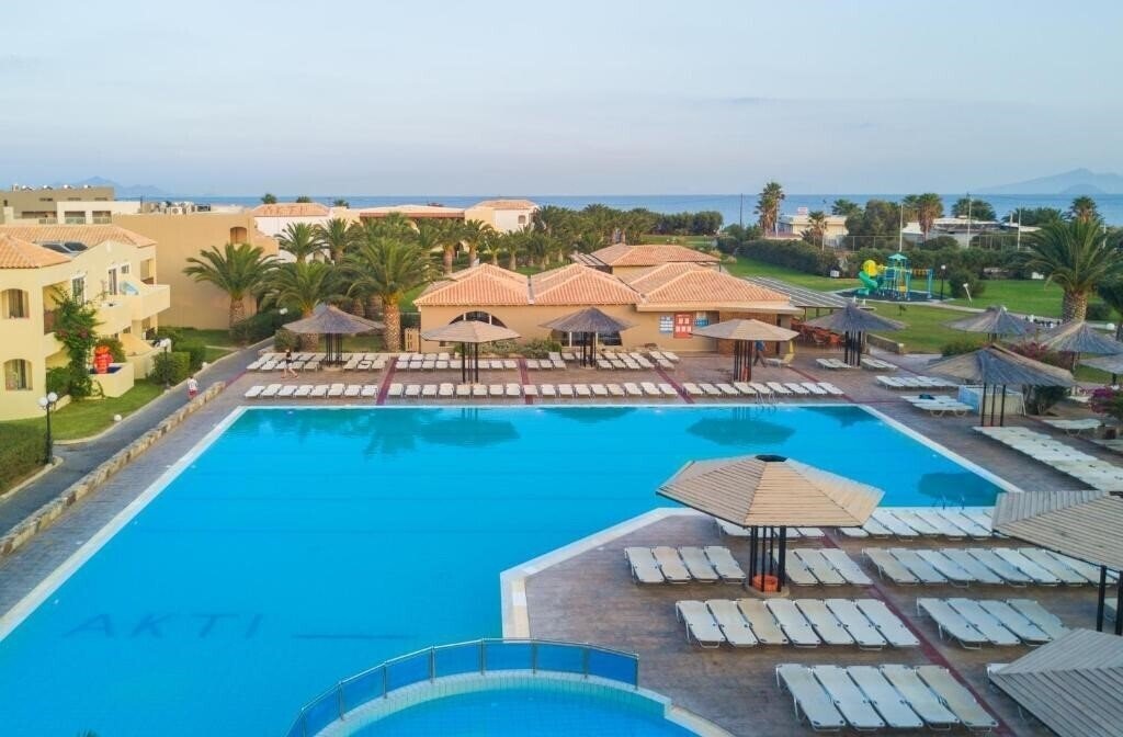 Отель Akti Beach Club 4*