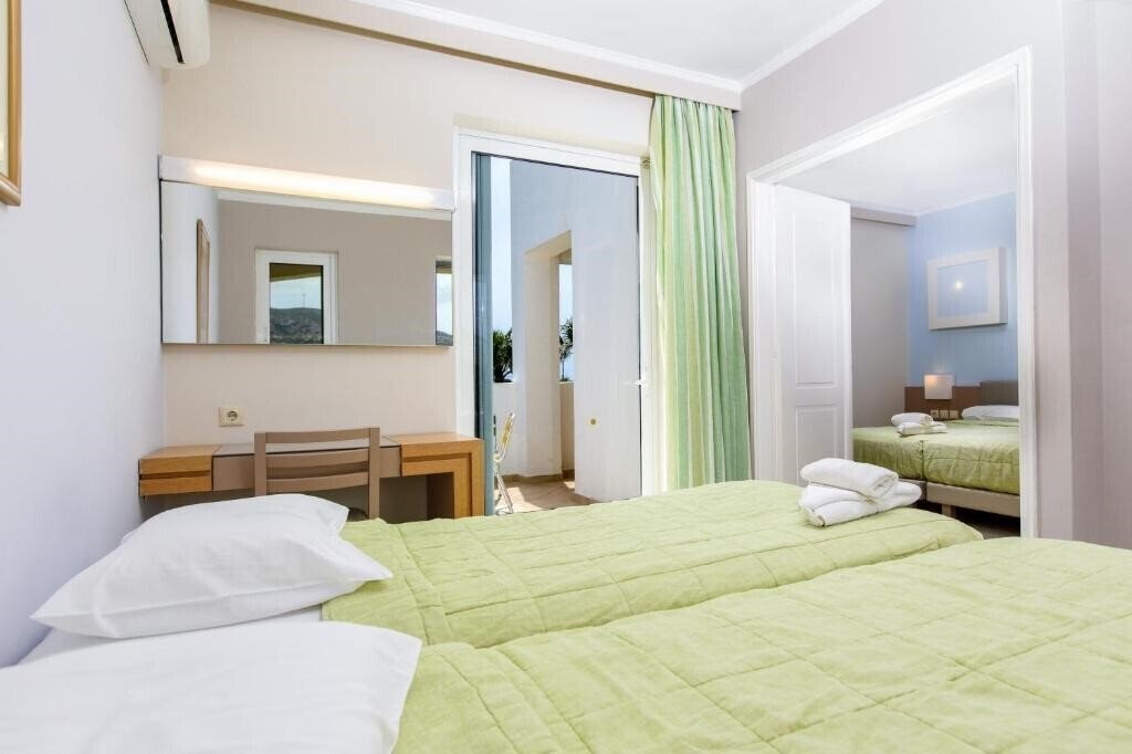 Зображення Sovereign Beach Hotel 5*