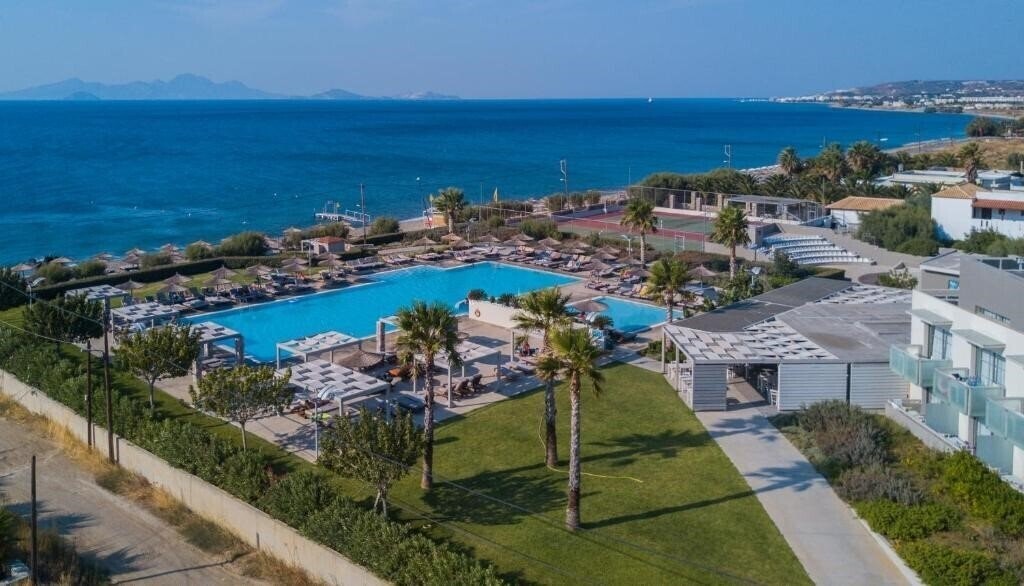 Готель Akti Palace 5*