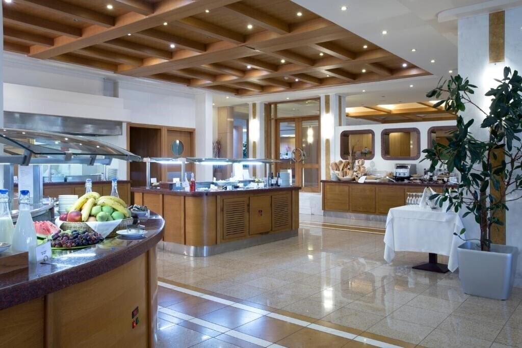 Фотография Thalasea Beach Resort 3*