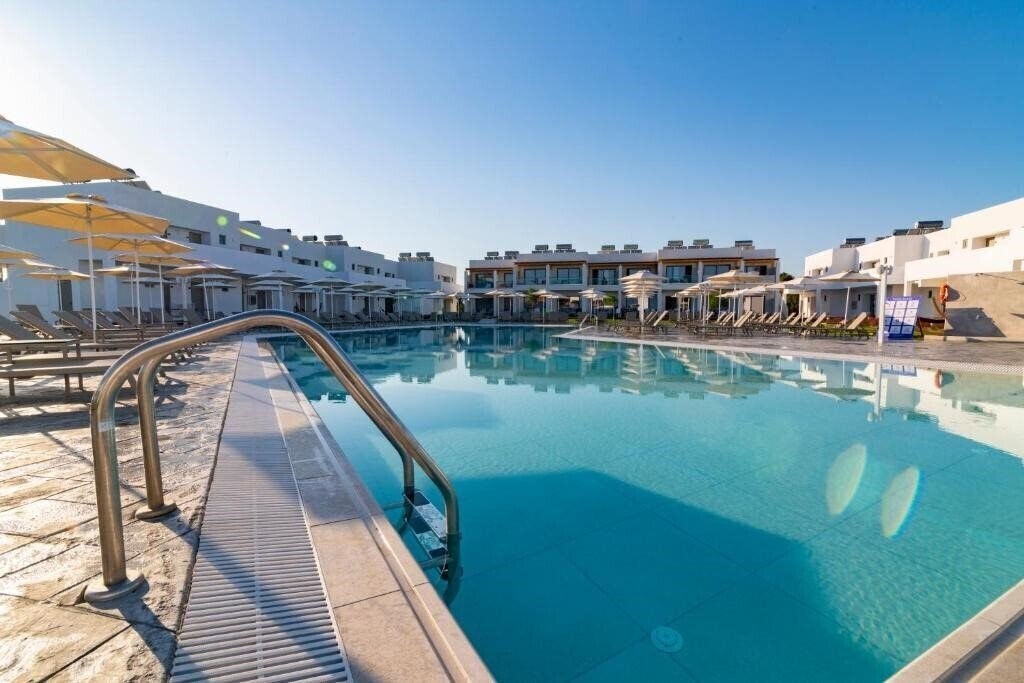 Готель Lambi Resort 4*