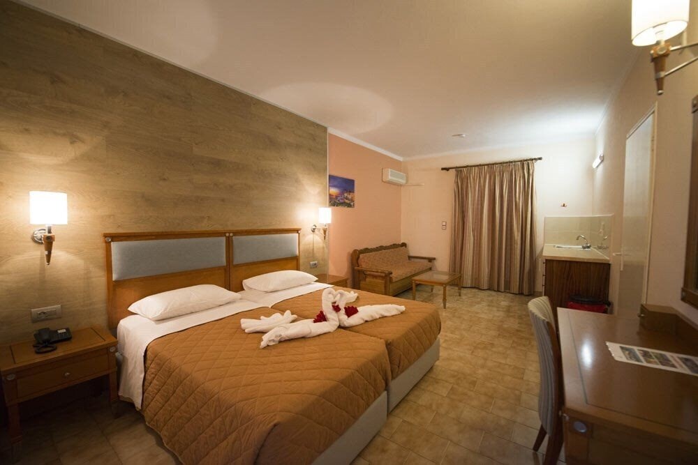 Фотография Sandys Studios & Log Villas отель без категории