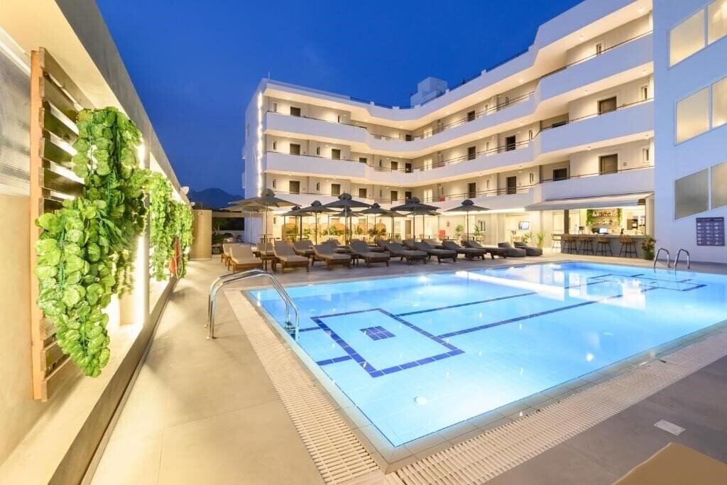 Отель Nicolas Grand Suites 4*