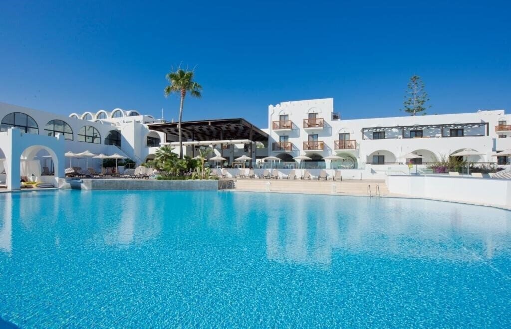 Готель Oceanis Hotel 5*