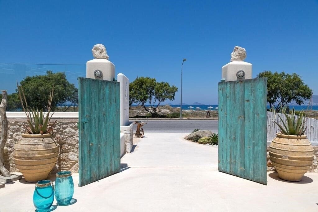 Картинка White Pearls Luxury Suites Adults Only 4*