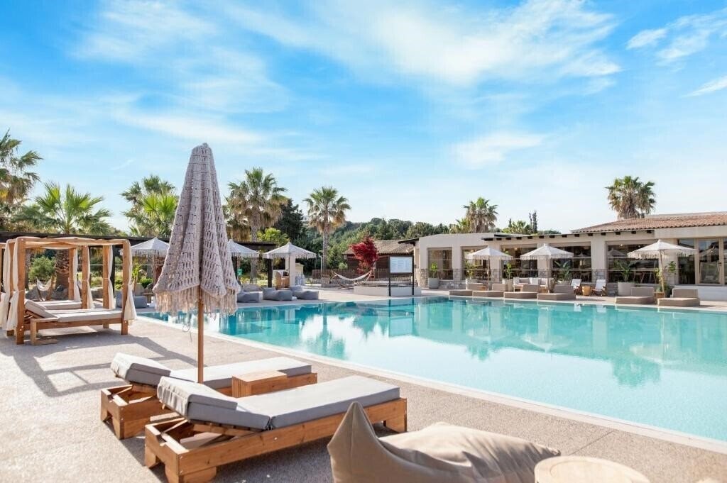 Готель Achilleas Beach Hotel 4*