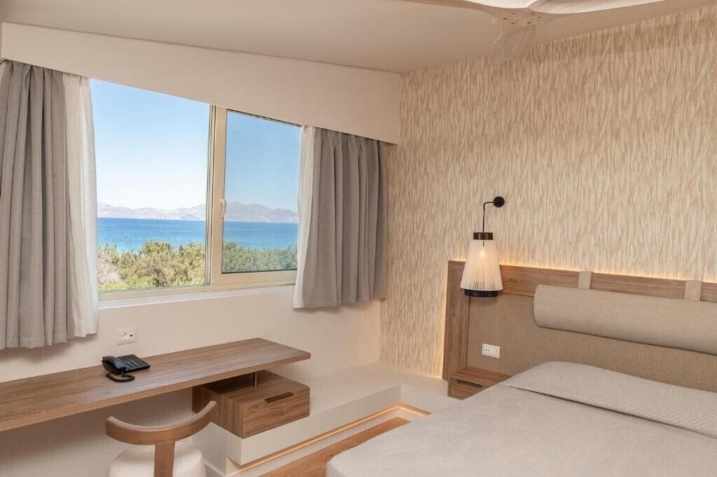 Фотографія Achilleas Beach Hotel 4*