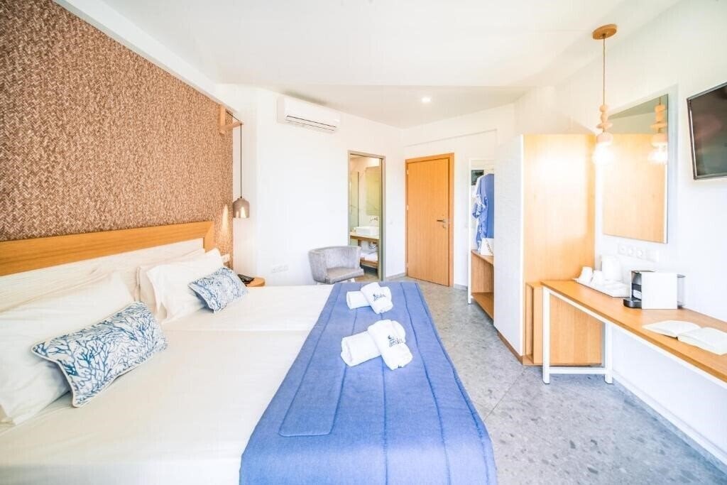 Картинка The Aeolos Beach Hotel 4*