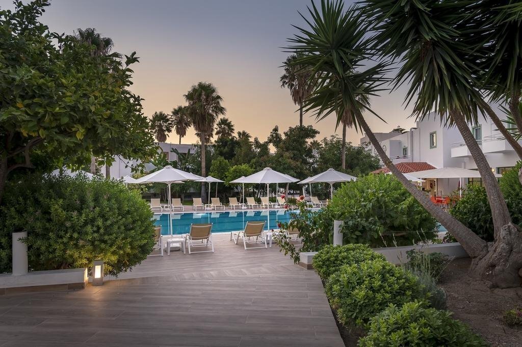 Готель Alexandra Beach Hotel 3*