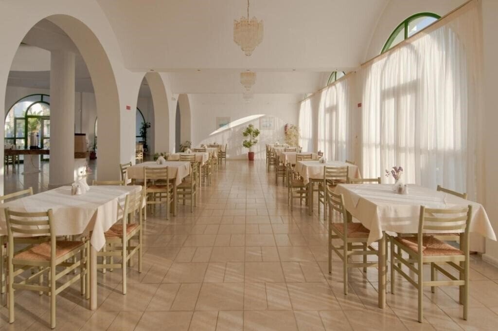 Картинка Alexandra Beach Hotel 3*