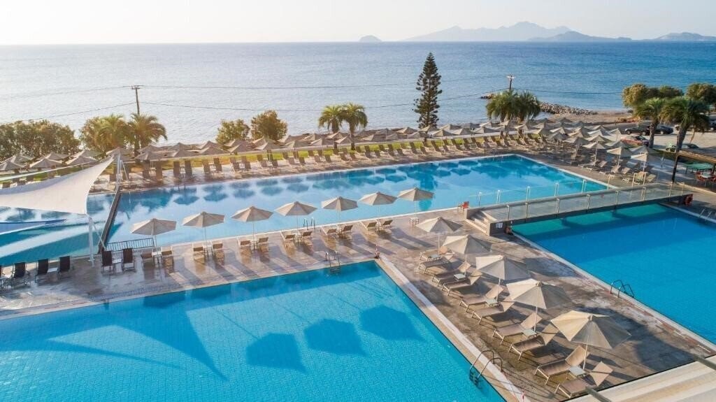 Готель Atlantica Mikri Poli Kos 5*