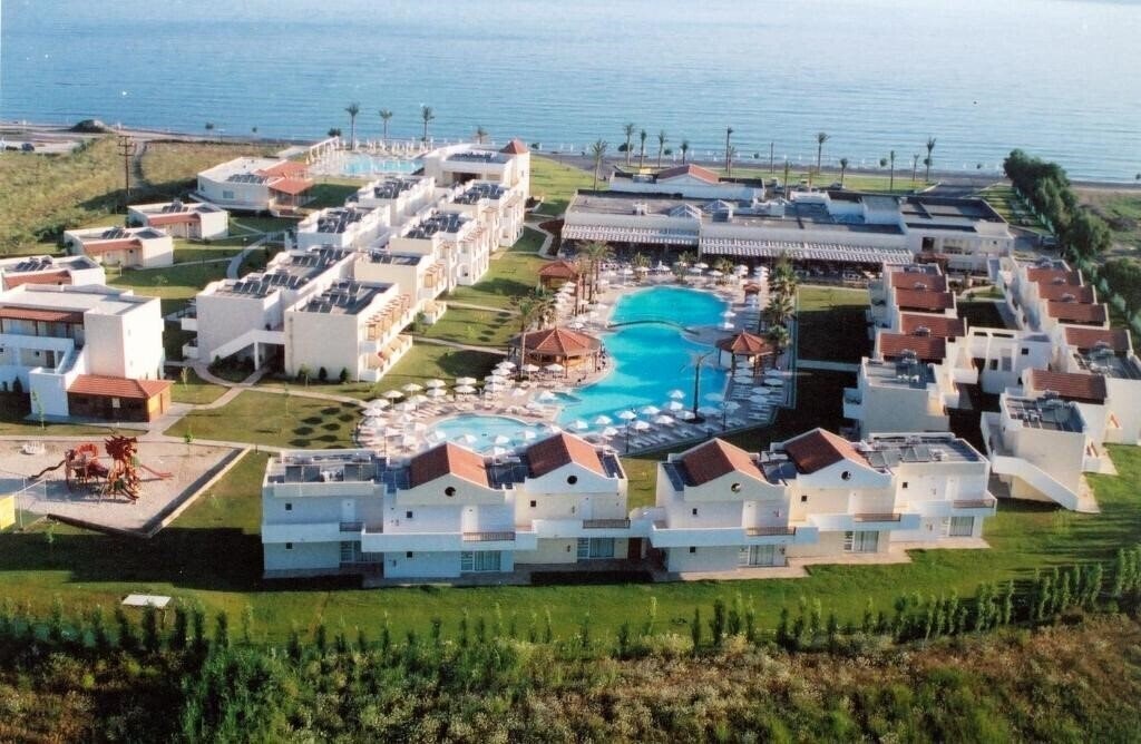 Отель Zorbas Beach Tigaki 4*