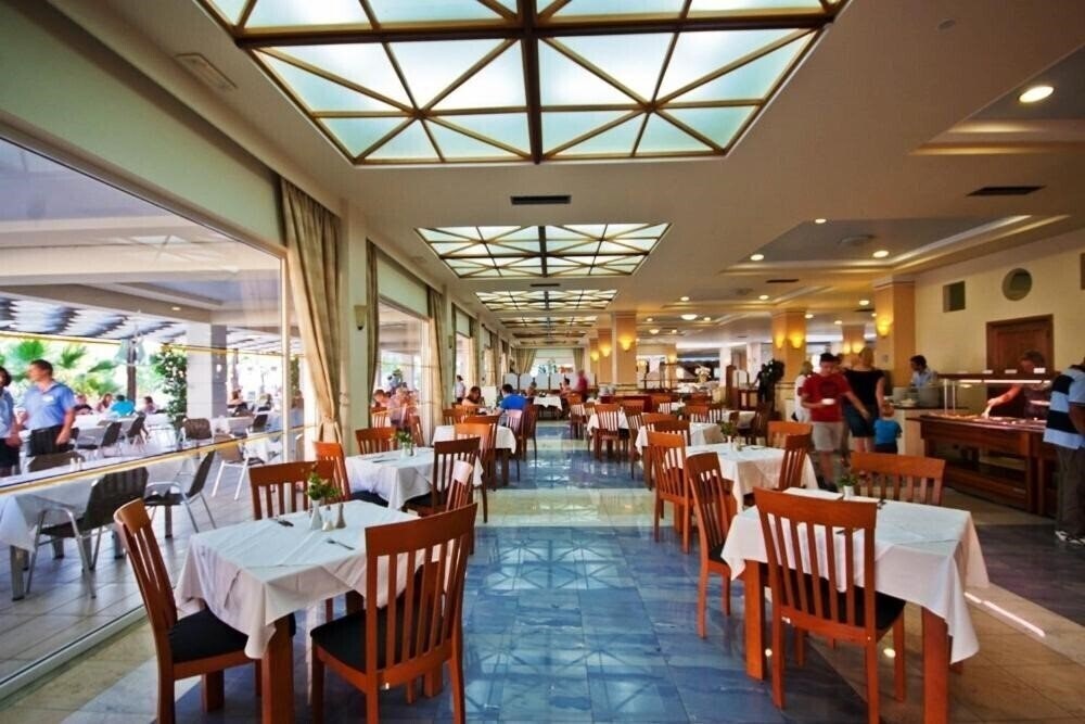 Фото Zorbas Beach Tigaki 4*