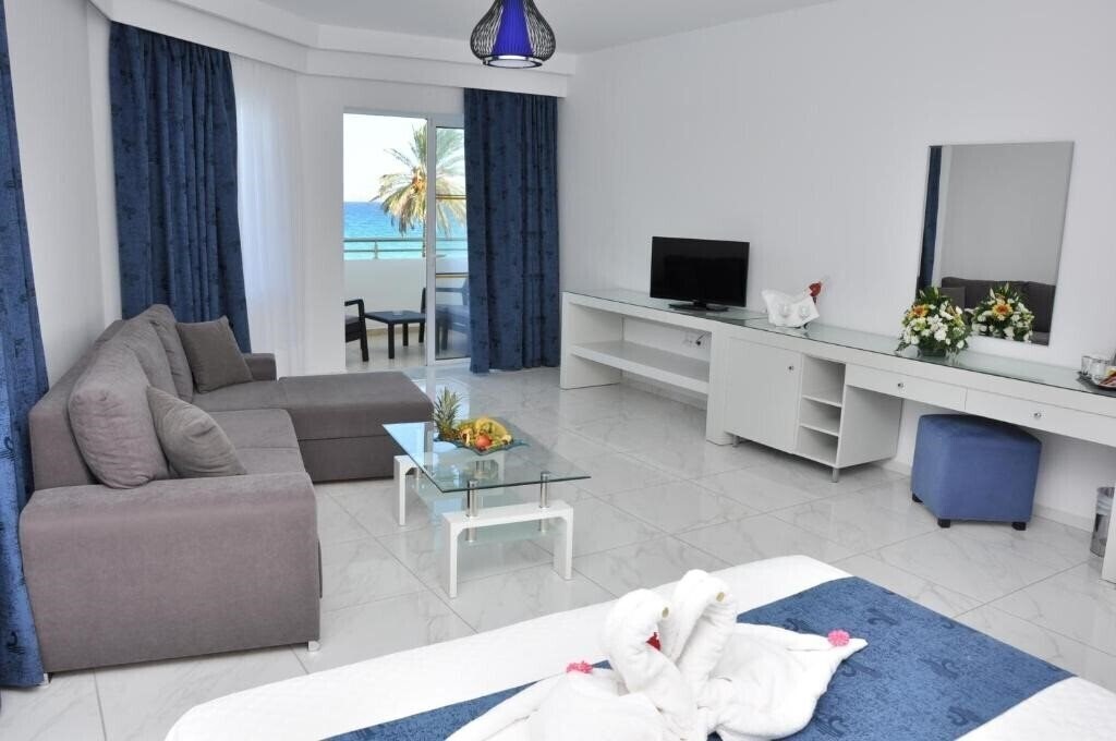 Фотография Zorbas Beach Tigaki 4*
