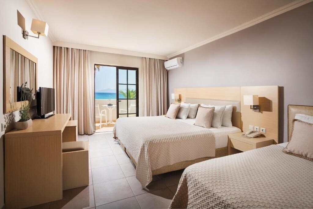 Фото Atlantica Porto Bello Beach 5*