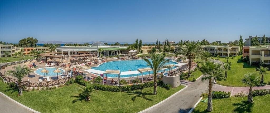 Готель Kipriotis Maris Suites 5*