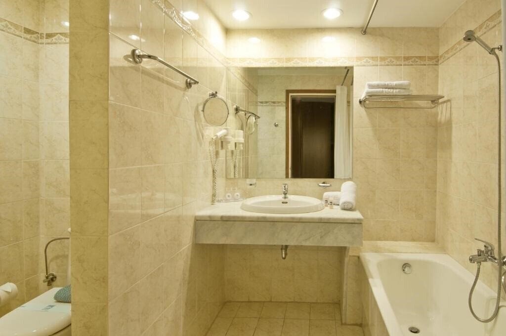 Фотографія Kipriotis Maris Suites 5*