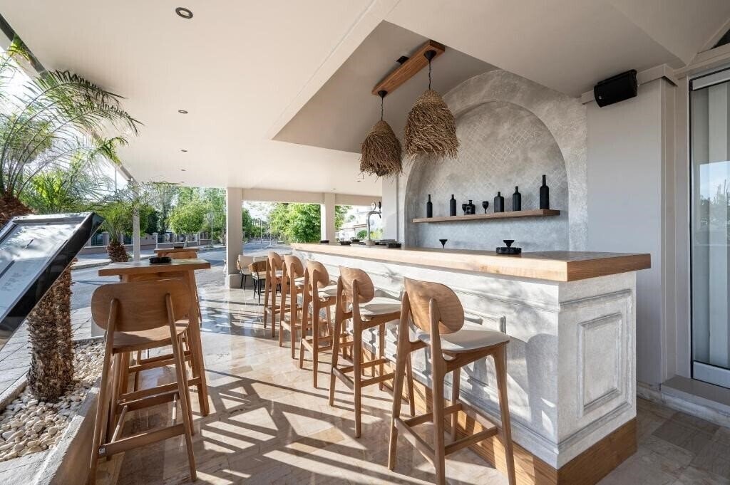 Зображення Zephyros 2*