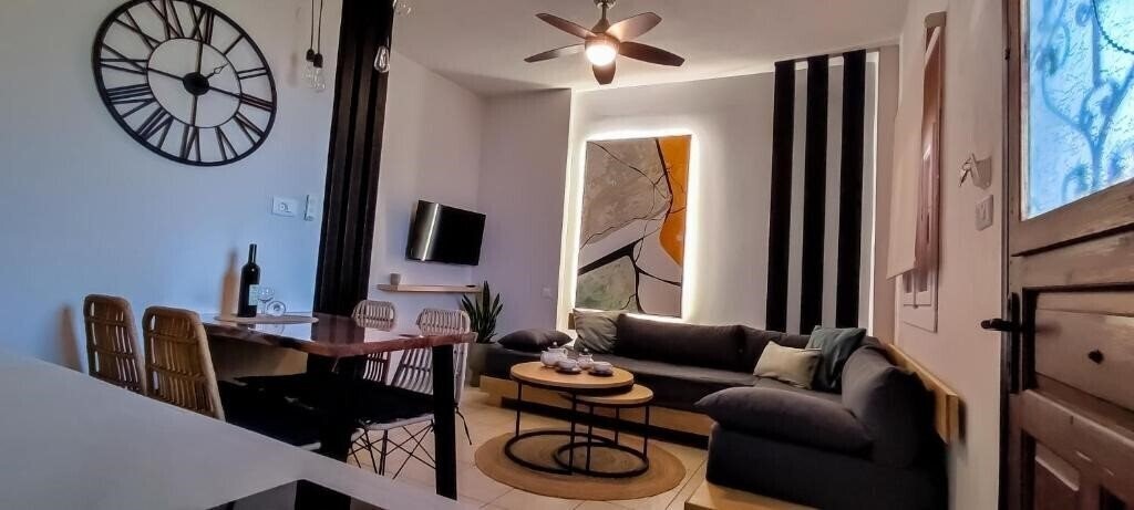 Фотография Niki Apartments Makry Gialos 3*