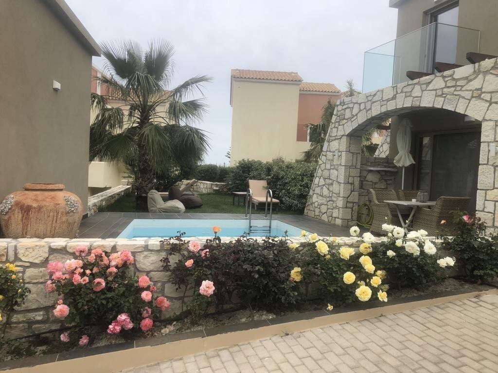 Фотографія Diamond Village 4*