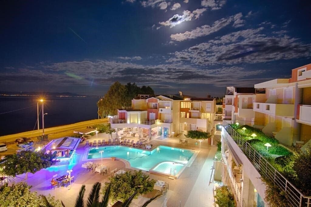 Готель Heliotrope Resort Hotel 4*