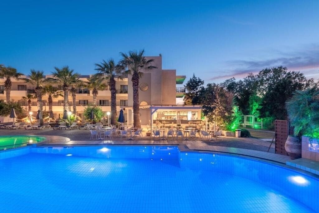 Готель Gouves Bay 4*