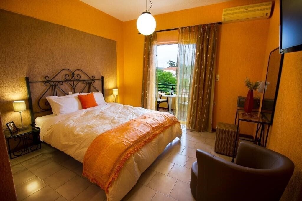 Готель Lycasti Maisonettes 3*