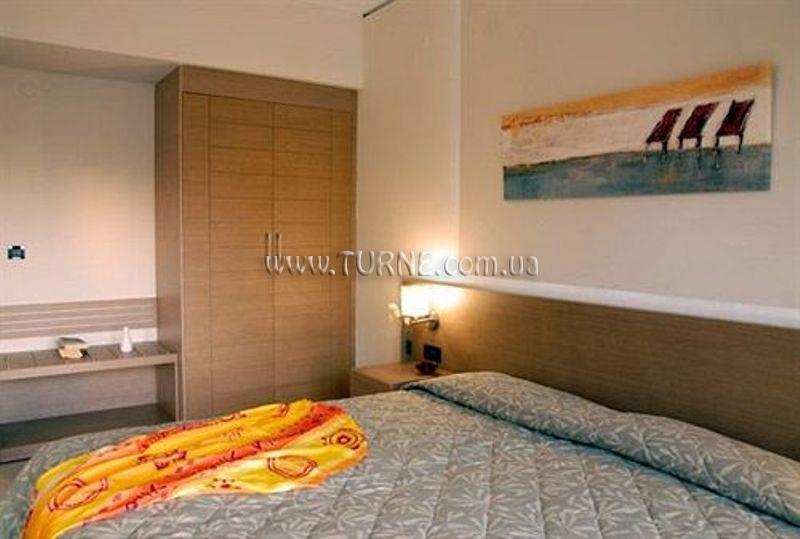 Фотографія Amalthia Beach Resort (ex. Amalthia Beach) 4*