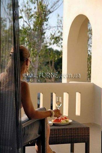 Готель Amalthia Beach Resort (ex. Amalthia Beach) 4*