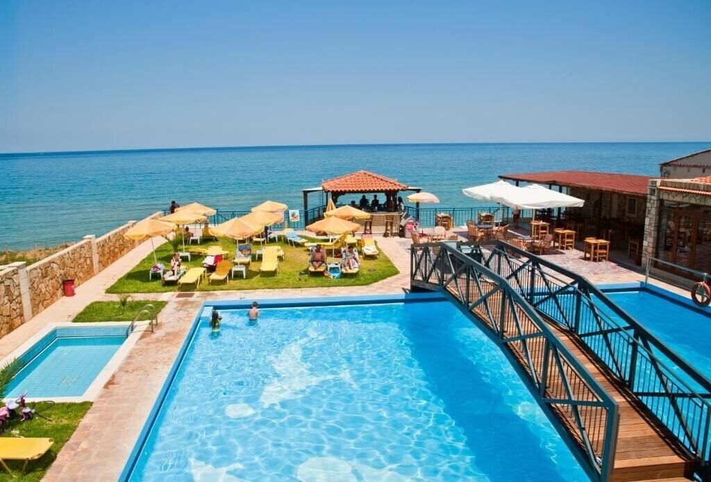 Фото Ekavi Hotel 3*