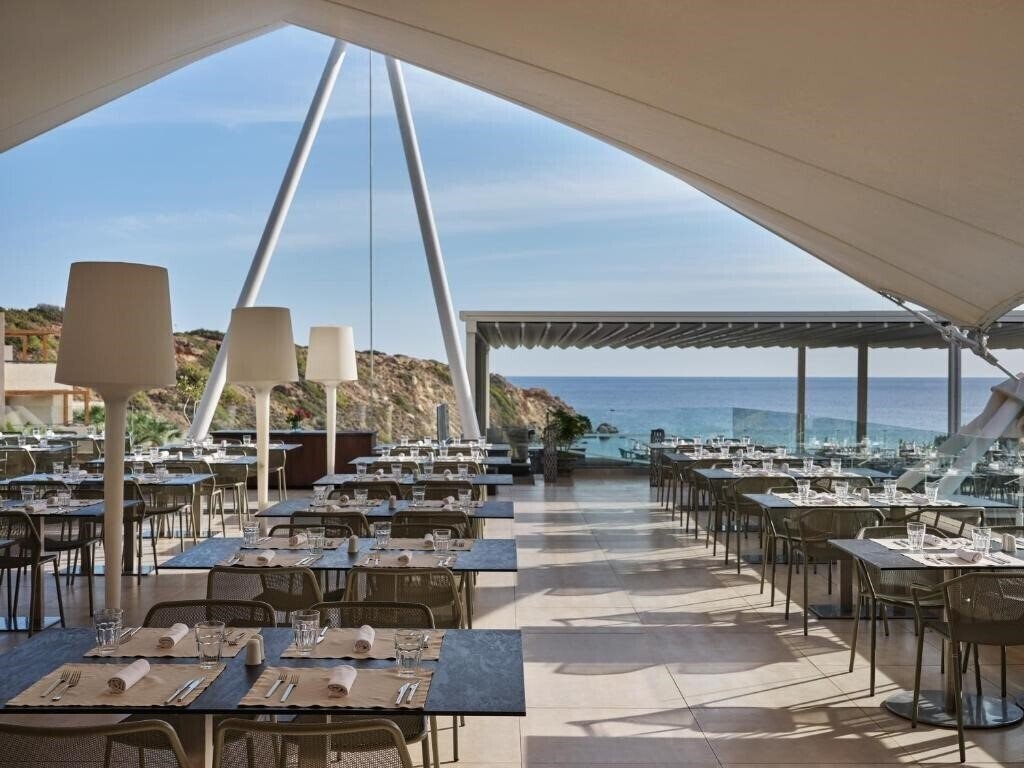 Готель Atlantica Mikri Poli Crete 5*