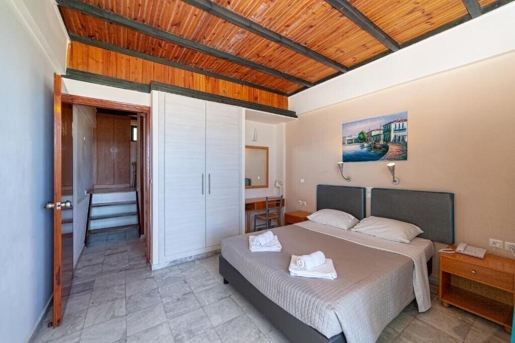 Фотографія Olympic Suites 4*
