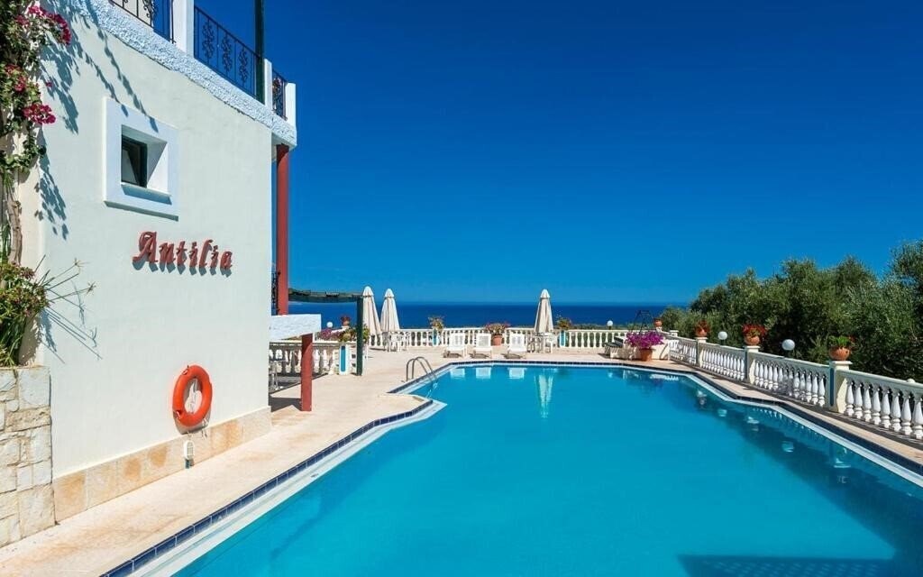 Фотографія Antilia Apartments 3*