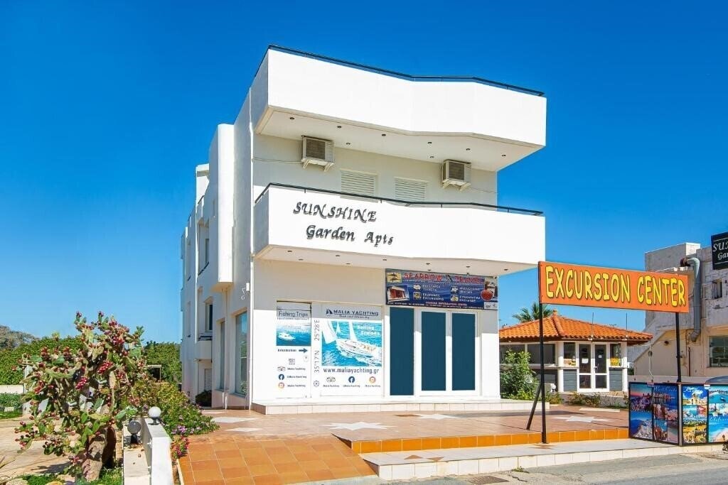 Фото Sunshine Garden Apartment 2*