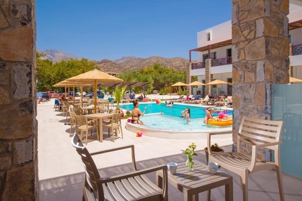 Фотография South Coast 3*