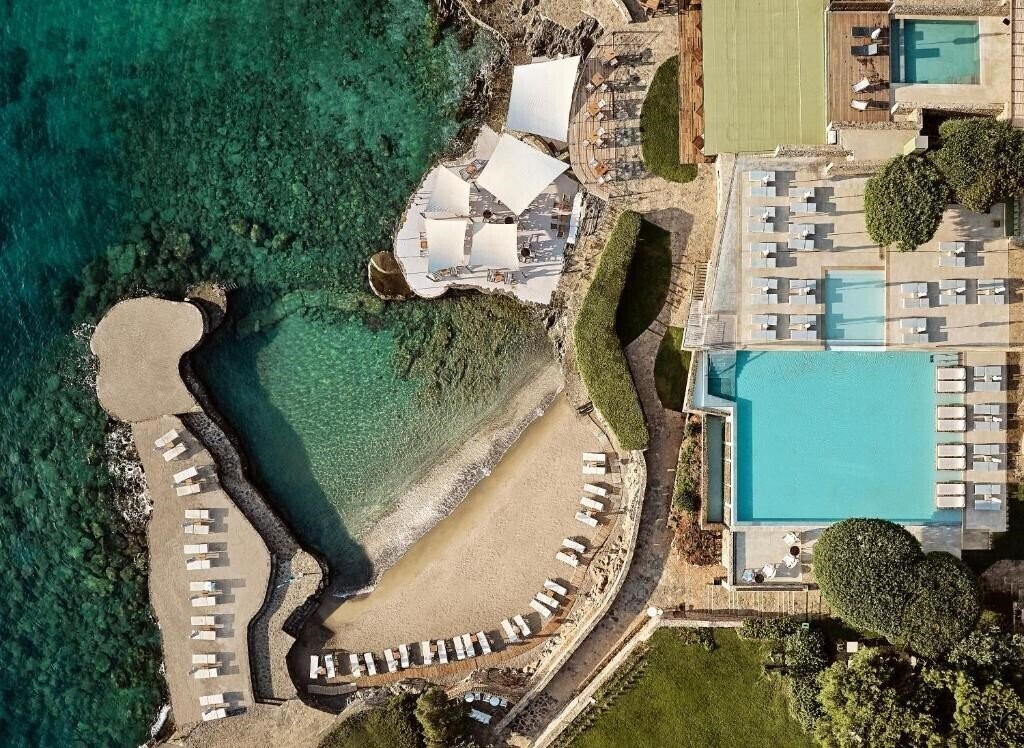 Готель St. Nicolas Bay Resort Hotel & Villas 5*