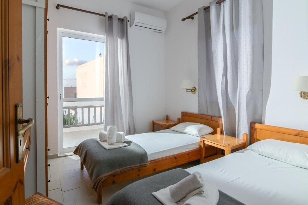 Фотография Haris Apartments Kokkini Hani 3*