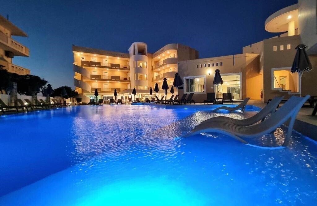 Отель Sunny Bay Hotel 3*