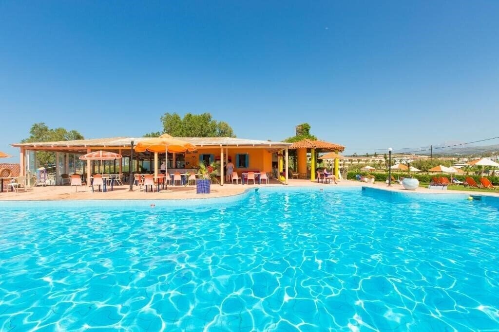 Готель Trefon Apartments 3*