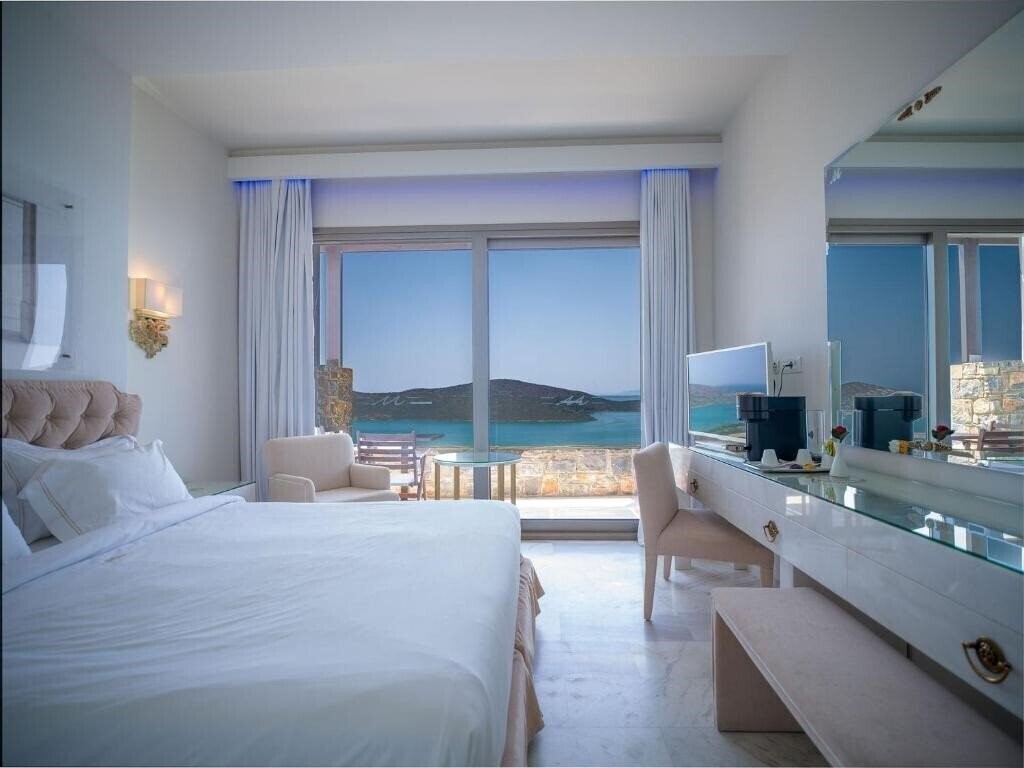 Фотографія Royal Marmin Bay Boutique & Art Hotel  (Adults Only 16+) 5*