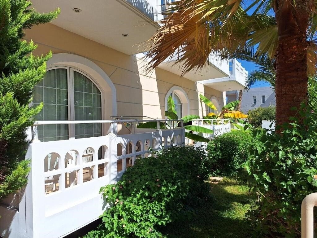 Фотографія Perla Beach Apartments 3*