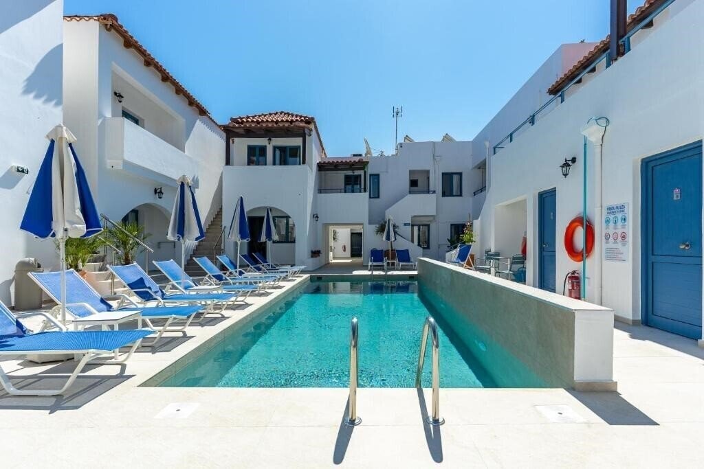 Отель Iliana Apartments 2*