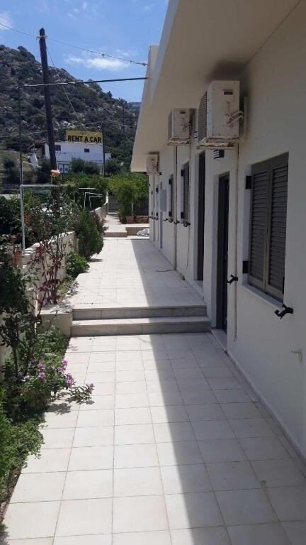 Готель Mary Apartments апартаменты