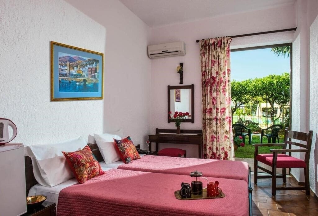 Фото Malia Holidays Hotel 3*