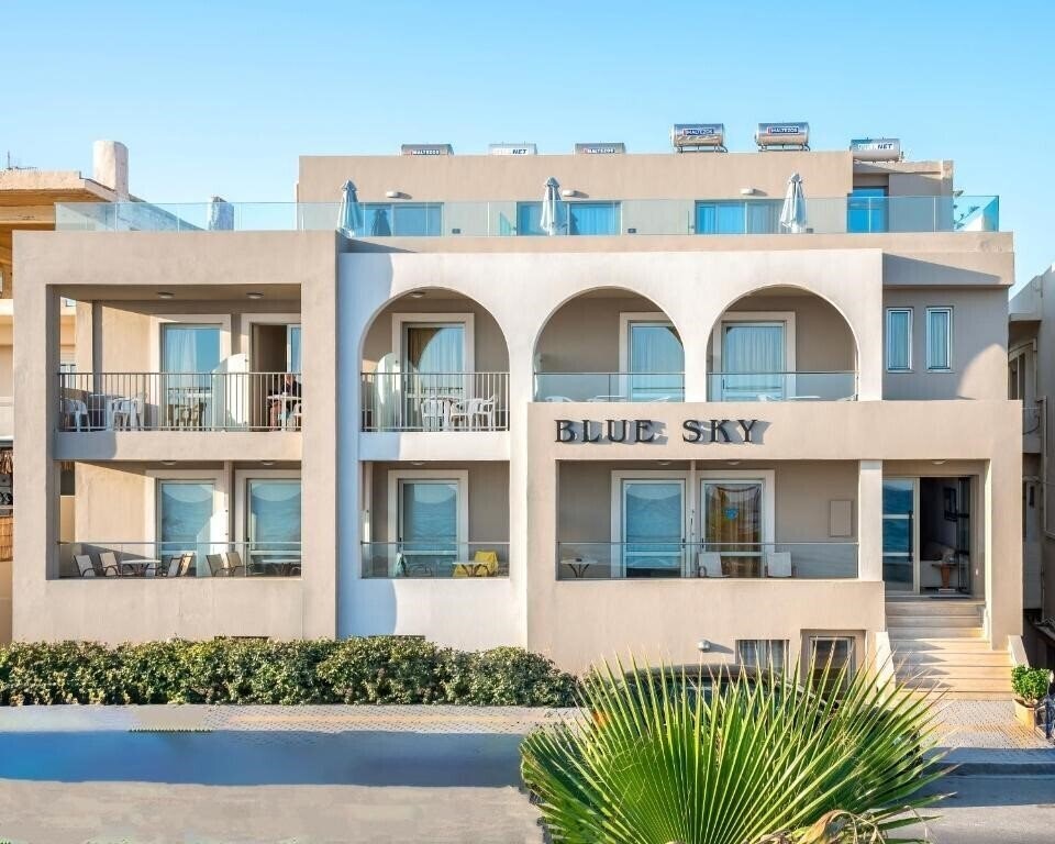 Отель Blue Sky Hotel 3*