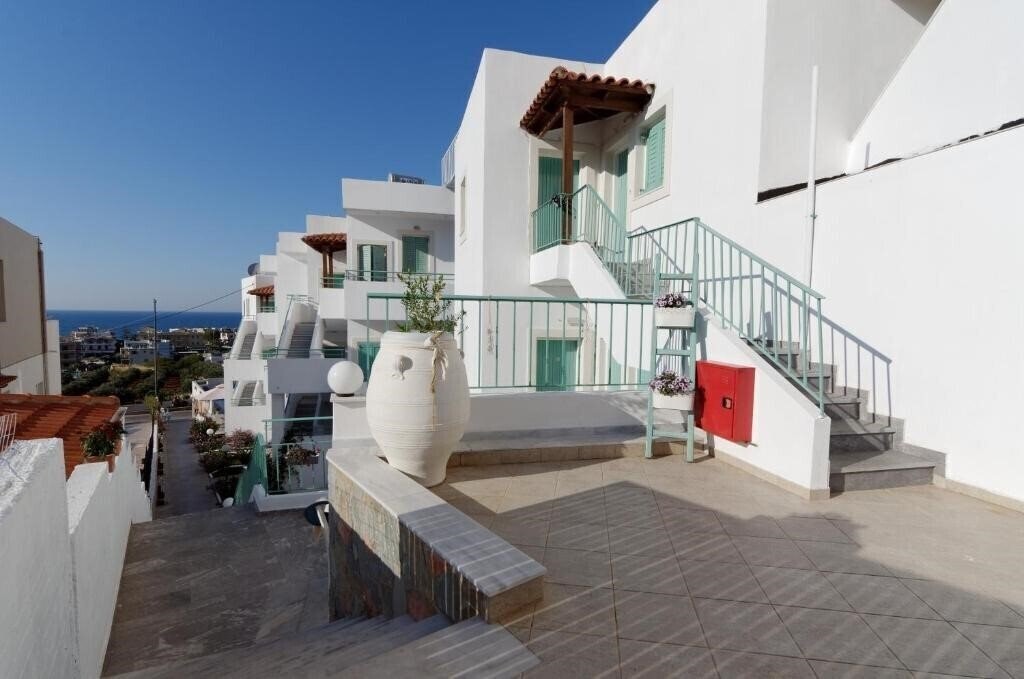 Готель Aglaia Studios & Apartments 3*
