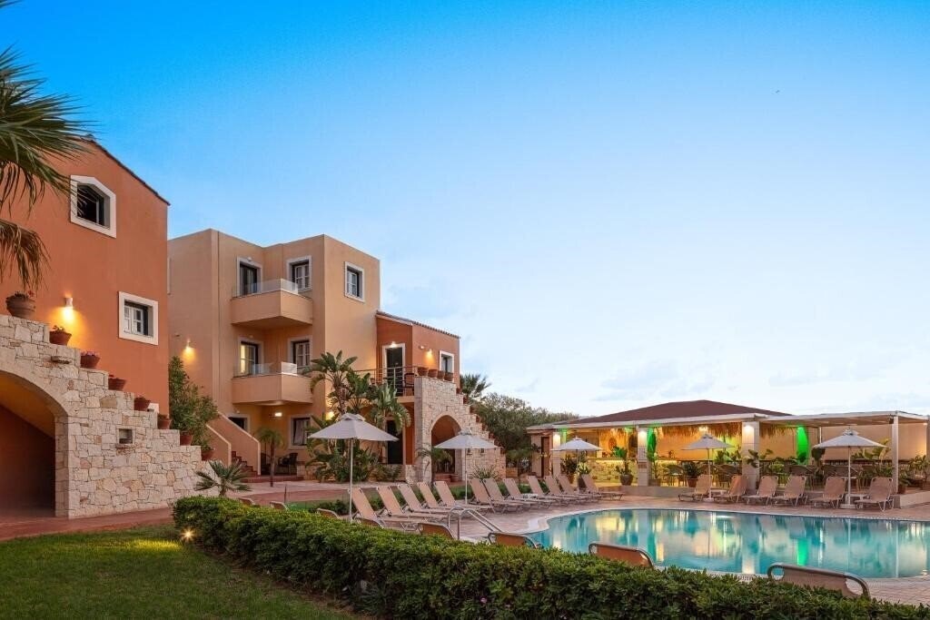 Готель Dia Apartments 3*