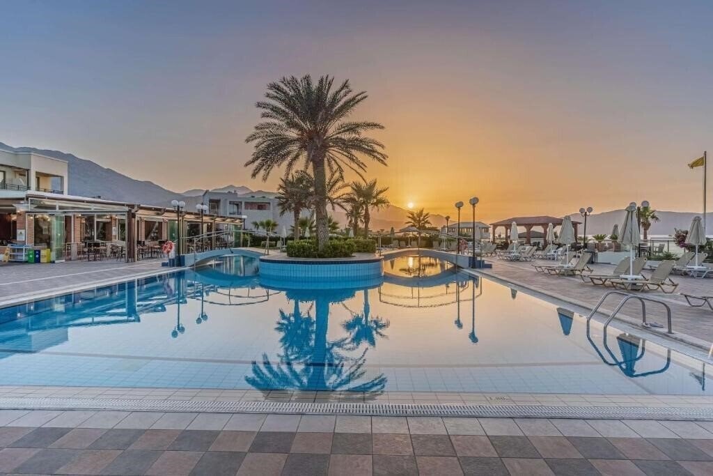 Готель Hydramis Palace Beach Resort 5*