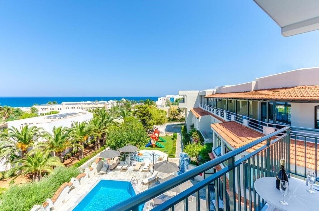 Отель Apartments Anna Maria Village 3*